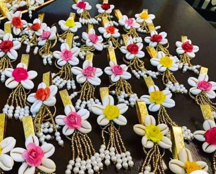 SATKA'S KEYCHAIN FOR LADIES | HALDI MEHNDI SANGEET FAVORS FOR BRIDESMAIDS IN WEDDINGS